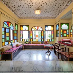 https://strangers-hideaway-hostel.udaipurhotels.org