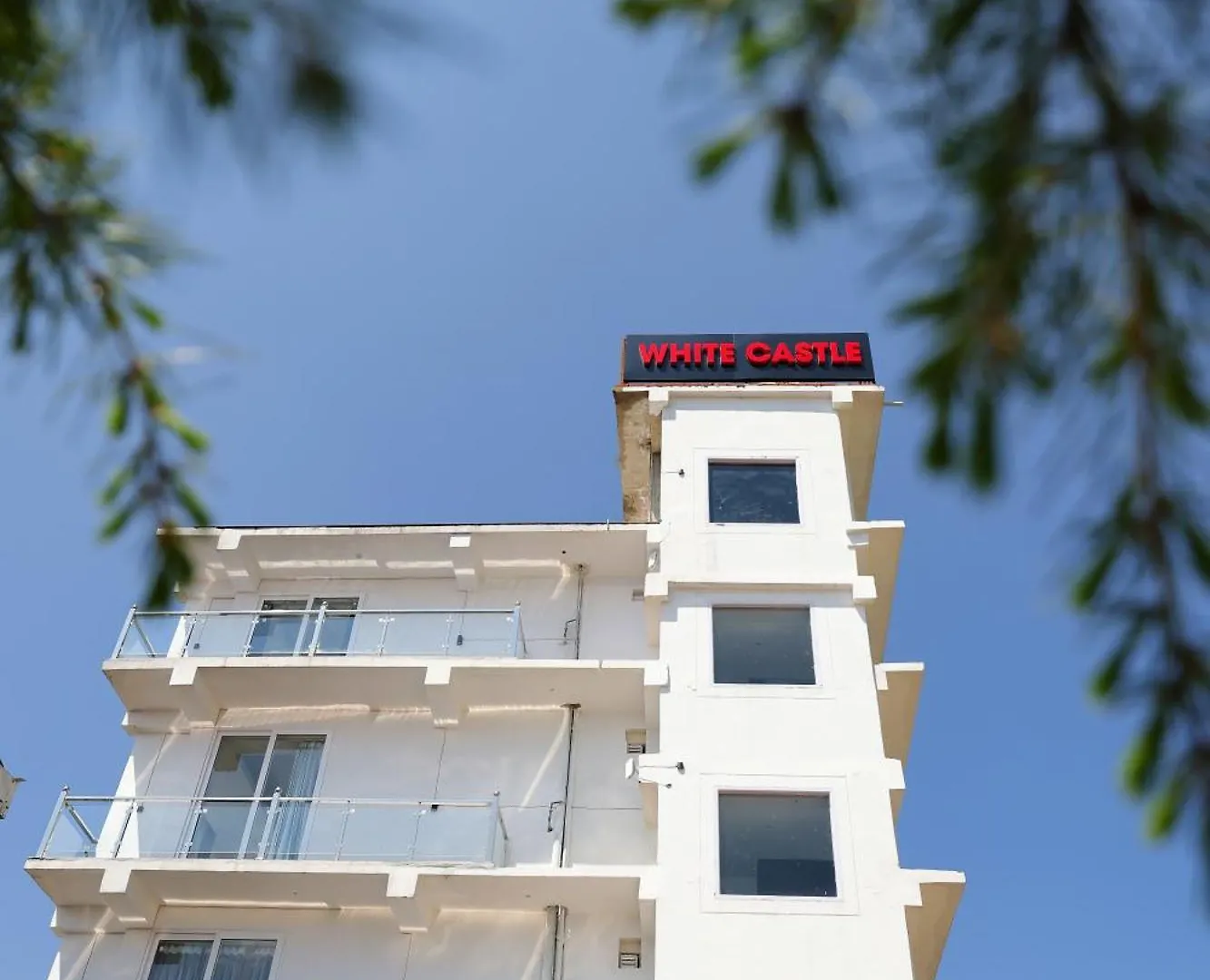Hotel White Castle シムラー